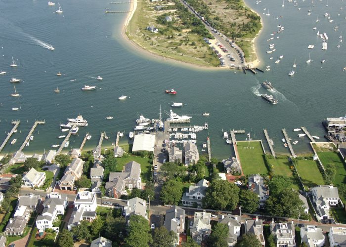 https://www.marinadockage.com/wp-content/uploads/2021/04/Prime-Edgartown-waterfront-700x500.jpg