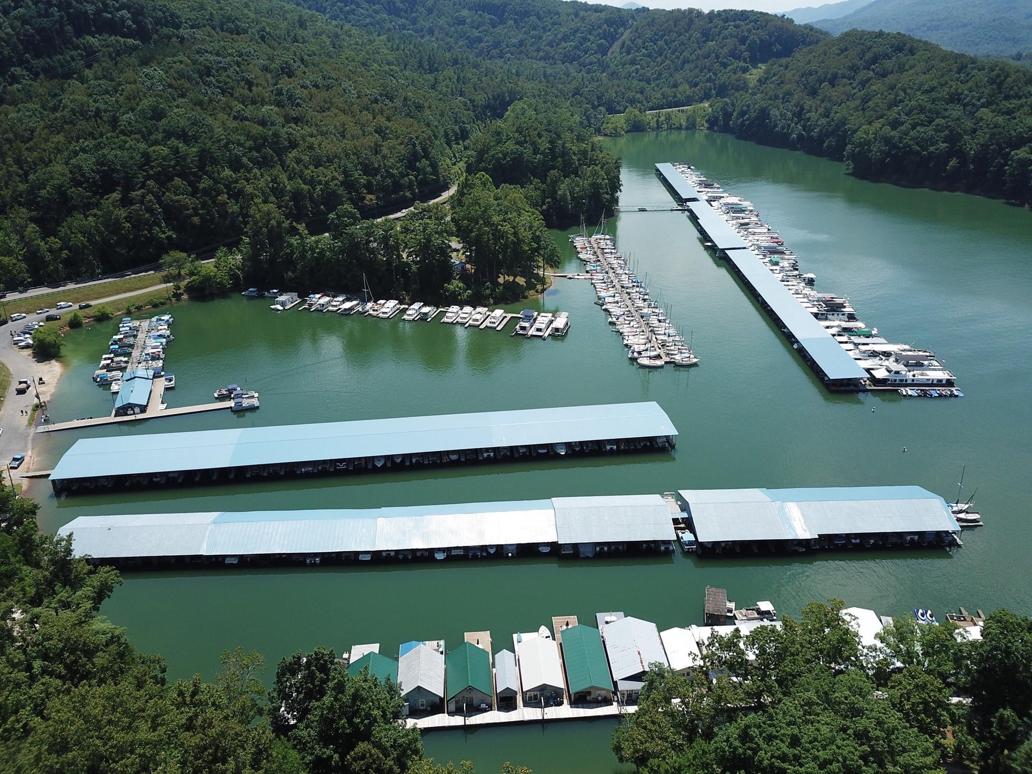 lakeshore marina Marina Dock Age